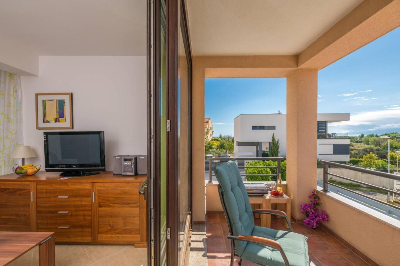 Apartment Carpe Diem Premantura Exterior photo