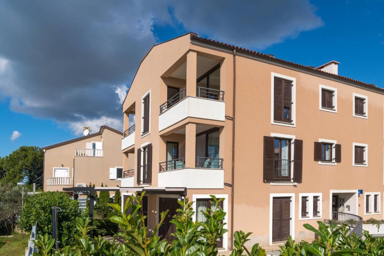 Apartment Carpe Diem Premantura Exterior photo